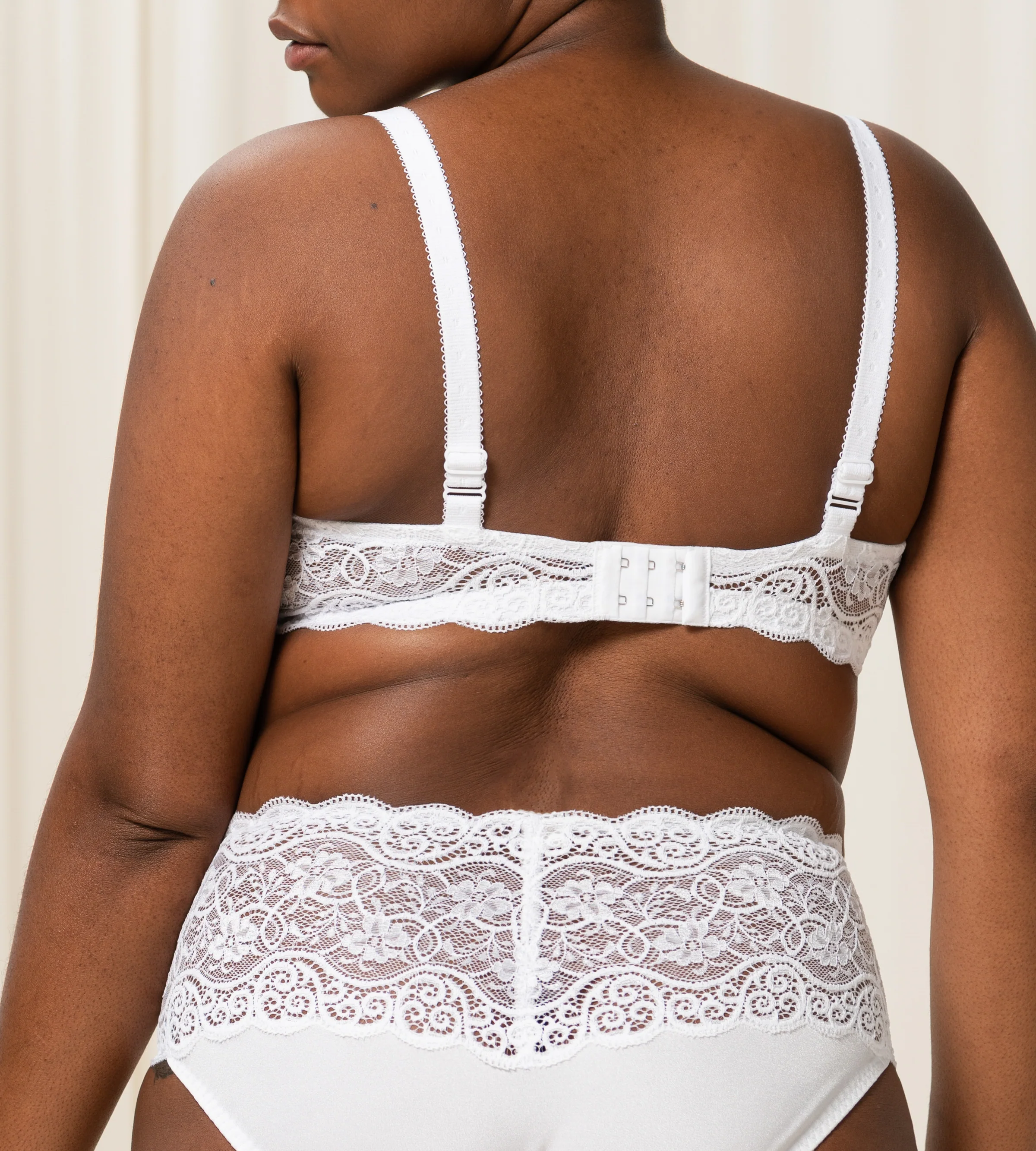 Triumph - Amourette 300 - Minimizer Bra - Sale - Image 2